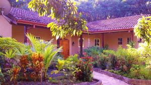 Κήπος έξω από το Unique Architecture, 3 Pools and Wi-Fi