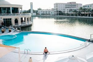 Millennium Lakeview Hotel