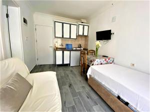 Kuchyň nebo kuchyňský kout v ubytování Gurkan Apart Hotel