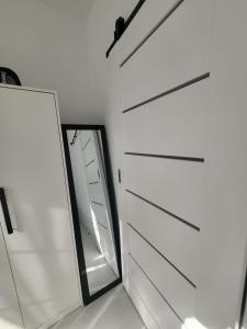 Zdjęcie z galerii obiektu PRZYTULNY APARTAMENT Z KOMINKIEM PRZY JEZIORZE w Bornem-Sulinowie