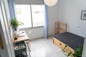 Kép Central Penthouse with Large Private Terrace, 2 bd szállásáról Tarifában a galériában