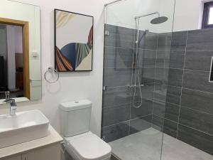 Phòng tắm tại Dragon Nest Apartments