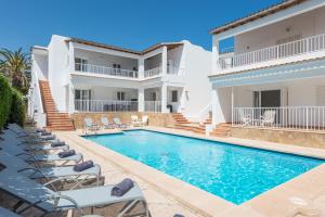 The swimming pool at or close to Apartment ONA ONE SUN with Pool, AC, BBQ, Wifi in Cala D'or