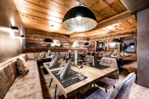 Foto dalla galleria di ALMMONTE PRÄCLARUM SUITES Design Hotel a Wagrain