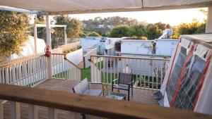 The Riders' Experience - Glamping and Attractions Park- Full Board的阳台或露台
