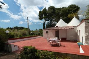 The building in which the holiday home is located