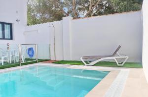 Bazén v ubytovaní Casa con piscina de agua salada III alebo v jeho blízkosti