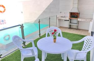 Kuchyňa alebo kuchynka v ubytovaní Casa con piscina de agua salada III