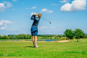 Golf facilities at a szállodákat or nearby