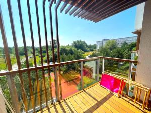 Balkón alebo terasa v ubytovaní APARTAMENT z 3 SYPIALNIAMI PRZY PLAŻY + 37 fotografií