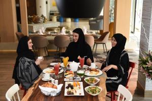 Makanan di atau berdekatan resort