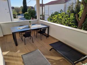 Patio alebo iná vonkajšia časť ubytovania Apartments Amfa