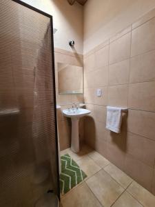 Koupelna v ubytování CASA TUNUYÁN + 21 fotografií