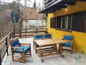 Balkón nebo terasa v ubytování Planinska kuća Čudesni bor