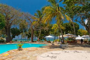 Kolam renang di atau dekat dengan Safari Beach Hotel