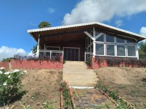 Gravatá Casa de Madeira no campo condomínio privado na Serra do Maroto