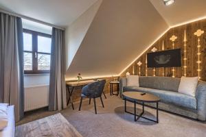 Posezení v ubytování Hotel Schäfflerwirt