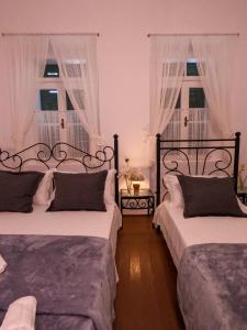 Imagen de la galería de InTown Guesthouse Shkoder, en Shkodër