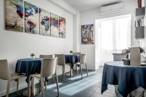 Reštaurácia alebo iné gastronomické zariadenie v ubytovaní Suite Blue Style