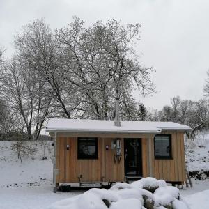 Tinyhouse am km8komma2 v zimě