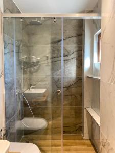 Ванна кімната в Hotel Meta Ksamil