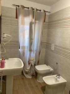 Bilik mandi di B&B Al San Francesco