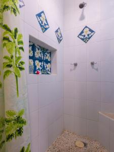 Ένα μπάνιο στο Casa Cielo Studio 1 with Tropical Garden Patio