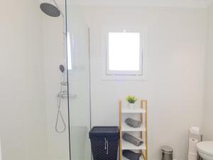 A bathroom at Cubo's Estudio Esmeralda Beach