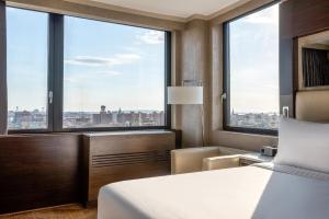 Een bed of bedden in een kamer bij Holiday Inn Brooklyn Downtown by IHG
