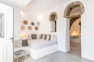 Posteľ alebo postele v izbe v ubytovaní Livadi house Tinos 2 katwi
