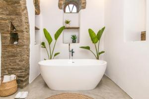 Kúpeľňa v ubytovaní Livadi house Tinos 2 katwi