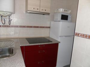 A kitchen or kitchenette at Atiko La Vista