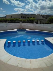 Foto da galeria de Apartamento céntrico en la playa con piscina. em Peníscola