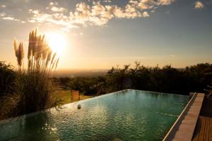 Πισίνα στο ή κοντά στο Tantasiña Cabañas Suites de Montaña