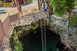 Gallery image of Haleys Paradise At Blue Hole in Revival
