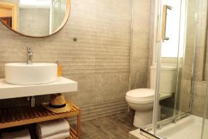 Kúpeľňa v ubytovaní Evia Greece Summer Suites - Halkidiki Suites Com