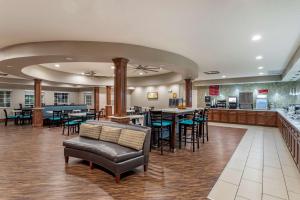 Best Western Plus Galveston Suites 레스토랑 또는 맛집