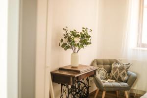 Posezení v ubytování KVARTÝR - nový apartmán na náměstí v České Lípě