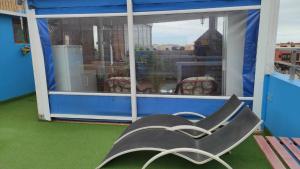 Fotografia z galérie ubytovania Ático Arinaga con vistas , jacuzzi , terraza y barbacoa v destinácii Arinaga