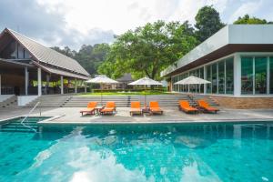 Bazén v ubytování Tinidee Golf Resort Phuket - SHA Extra Plus nebo v jeho okolí