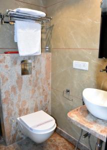 Koupelna v ubytování Hotel Anand Empire Near New Delhi Railway Station