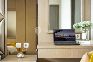 TV a/nebo společenská místnost v ubytování Soleil by Kozystay - Kemang