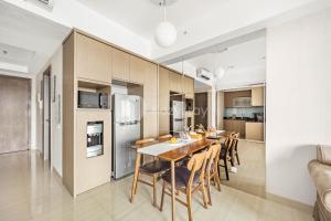 Kuchyň nebo kuchyňský kout v ubytování Soleil by Kozystay - Kemang