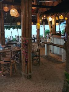 Gallery image of Coco Sunset Beach in Ban Bang Po