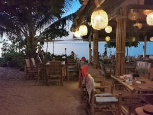 Gallery image of Coco Sunset Beach in Ban Bang Po