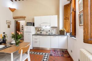 Zdjęcie z galerii obiektu Pisa Stylish Loft in the City Center w Pizie +6 zdjęć
