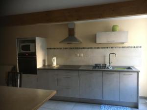 Kuchyň nebo kuchyňský kout v ubytování Chambre 2 côté sud chez particulier 1 lit 2 personnes