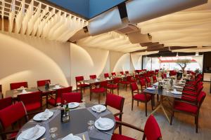 Restauracja lub miejsce do jedzenia w obiekcie Les Dunes Suites
