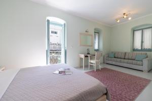Postel nebo postele na pokoji v ubytování 999 Luxury Hotel