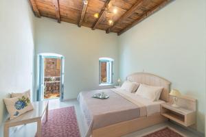 Postel nebo postele na pokoji v ubytování 999 Luxury Hotel